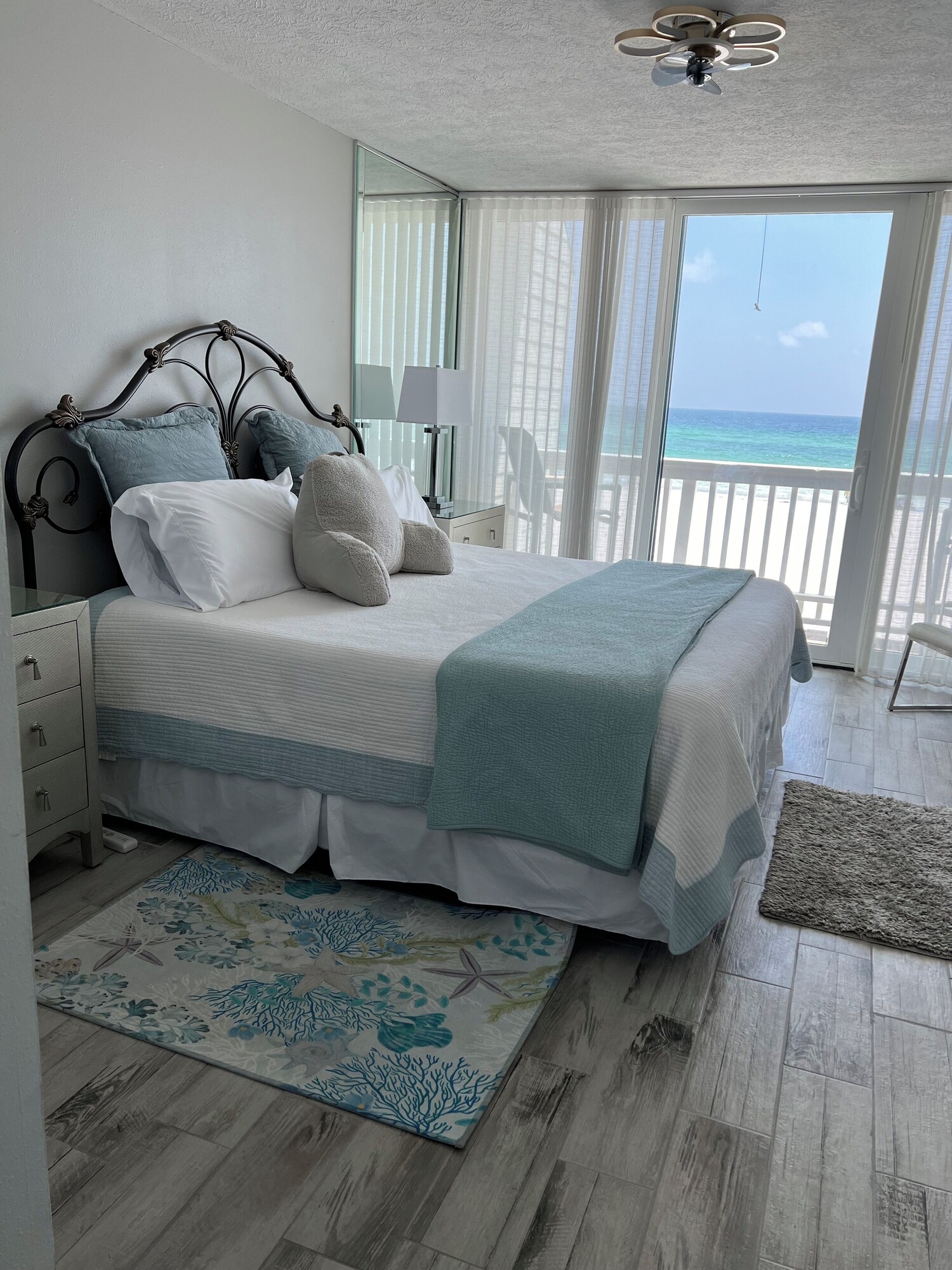 Pirates Cove 118 gallery photo 2