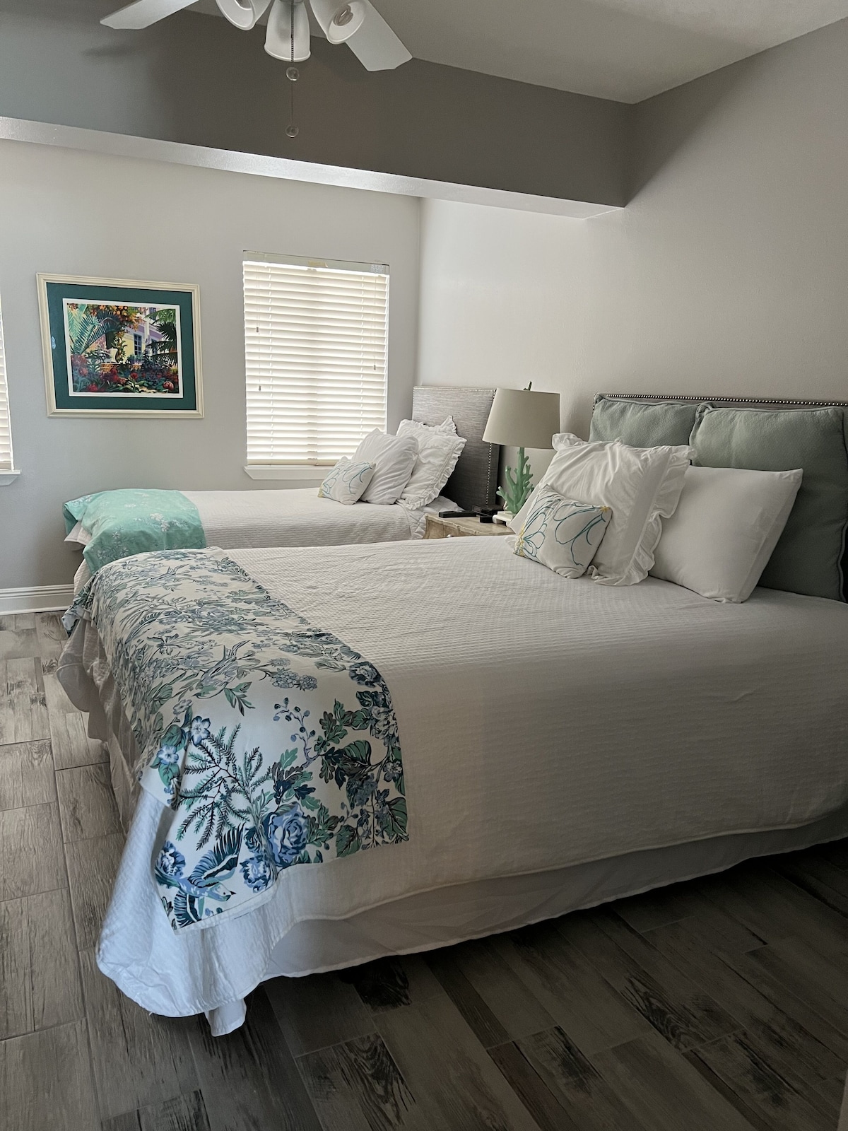 Pirates Cove 118 gallery photo 21