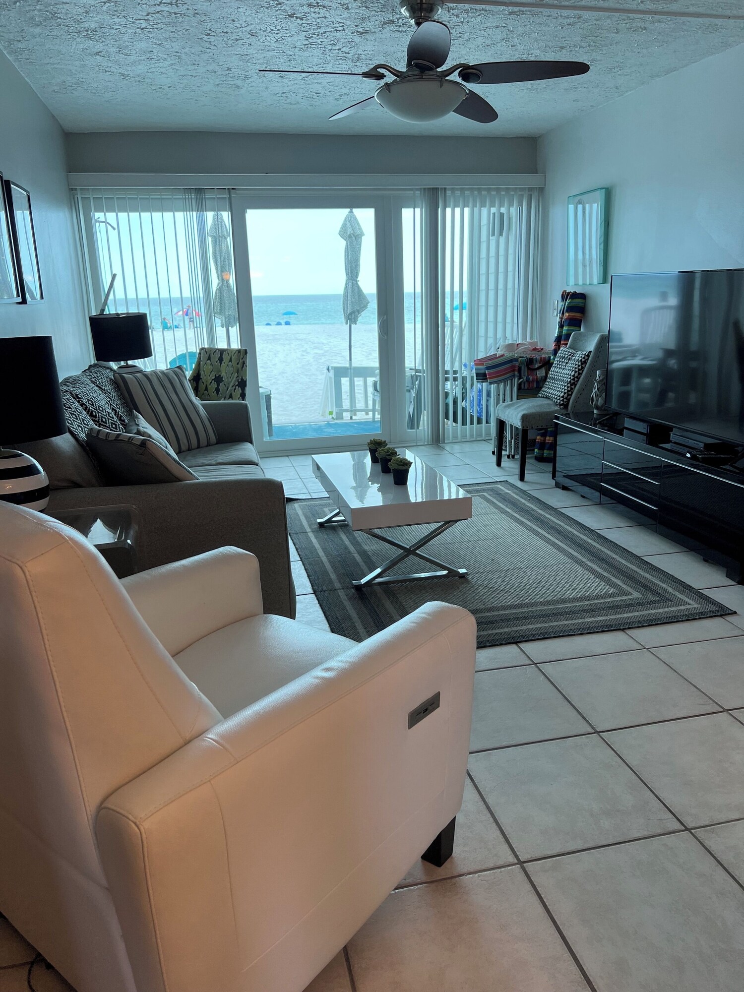 Pirates Cove 120 gallery photo 6
